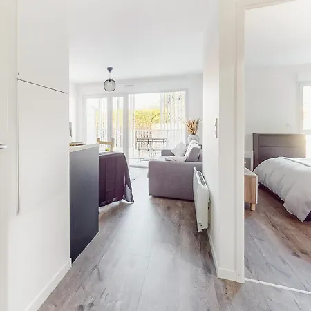 Lägenhet In With Kitchen Royan