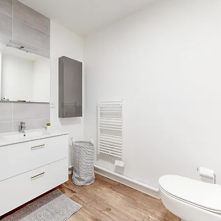 Lägenhet In With Kitchen *